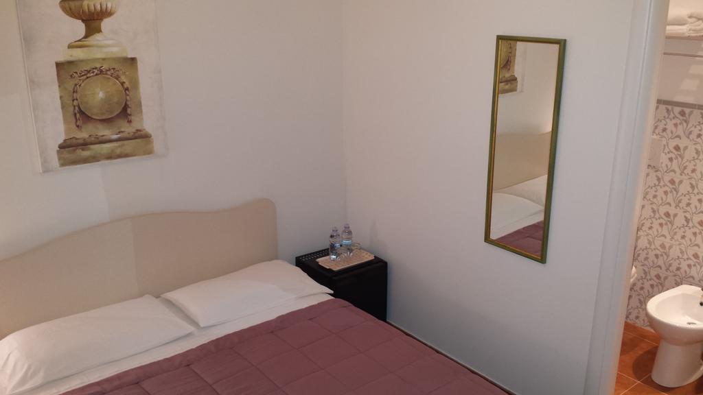 Hotel Domus Flaviae Roma Exterior foto